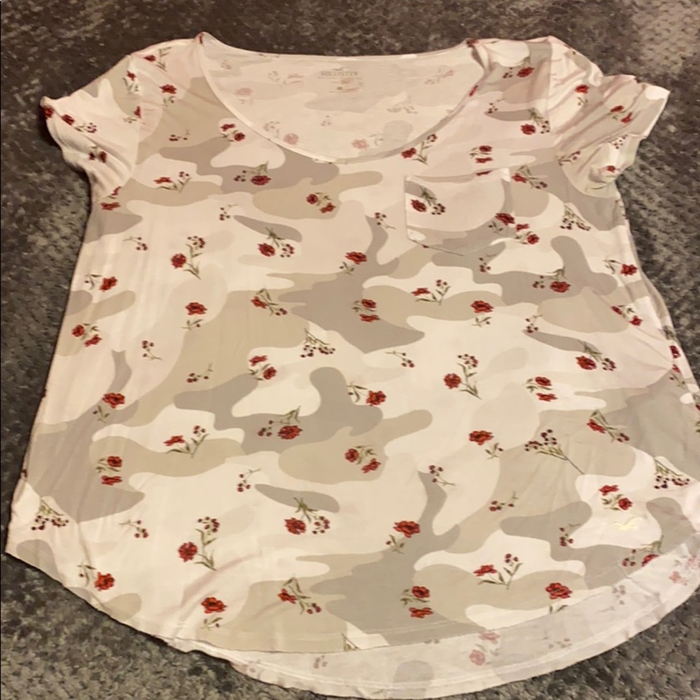 Wide neck t-shirt